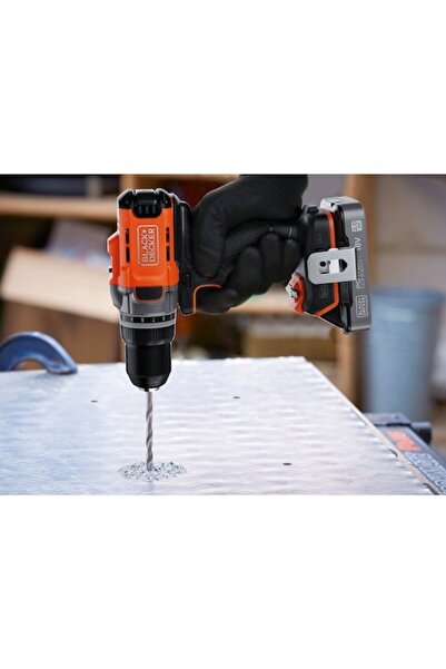 Black&Decker Mașină de găurit/înșurubat 2Ah 18V BLACK+DECKER BCD382D1XC-QW