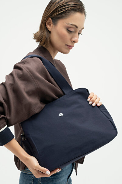 Matthew Cox Women's Shoulder Bag Dark Blue Byn2541