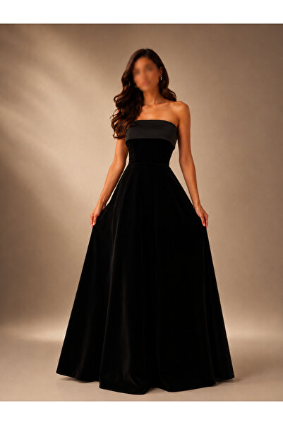 Generic Black Evening Dress from the Luxurious Collection of Gouche.