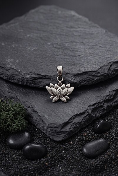 Ebrar Silver Gümüş Lotus Çiçeği Kolye Ucu 925 Ayar Gümüş Lotus Çiçeği Figürlü...