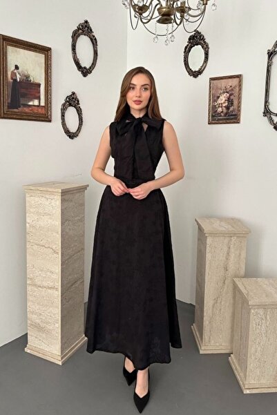 SEREMONİ BUTİK Black Embroidered Halter Neck Dress