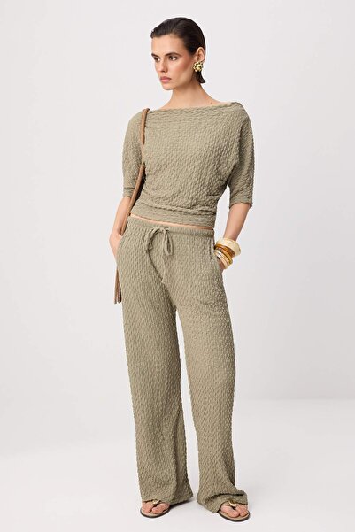 Trendyol Collection Khaki Fitted Boat Neck Three-Quarter Sleeve Textured Knit...