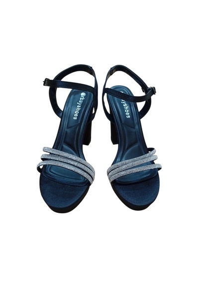Acarbey Zenne with Heels
