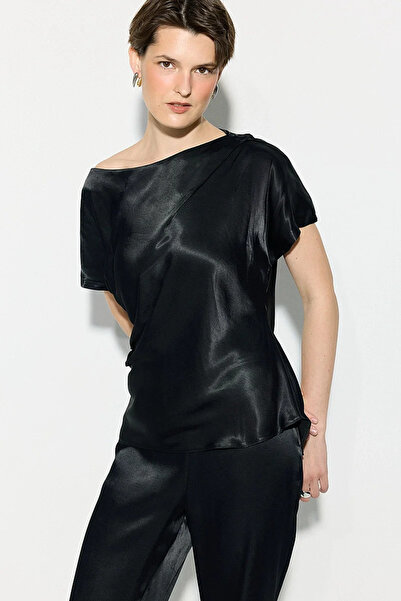 Gusto Asymmetrical Cut Satin Blouse - Black