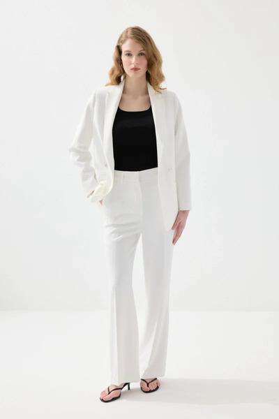 Gusto Pantaloni largi din crep - Alb