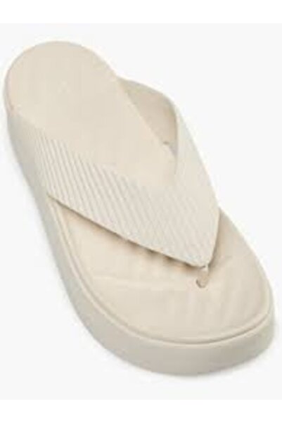 Crocs Getaway Groove Platform Flip női ekrü papucs 210700-0LH