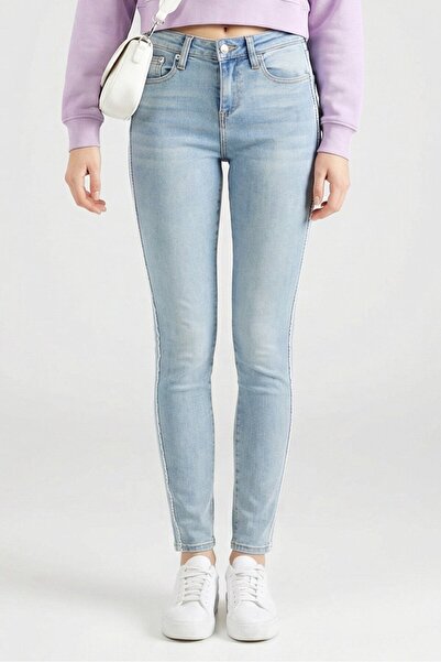 CECE Women Skinny Fit Washed Stretchable Jeans, Light Blue
