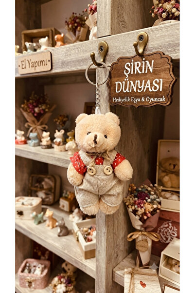 Şirin 11 cm Peluş Ayıcık Anahtarlık – Kırmızı Üstlü Tulumlu Teddy Bear hediyelik