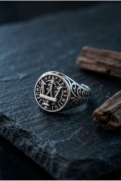 Begondio Special Design Masculine Adjustable Men's Ring with Spear Figure