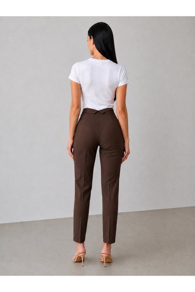 DI LORIA Women's Brown Double-Breasted High-Waist Carrot Pants (100% Viscose)
