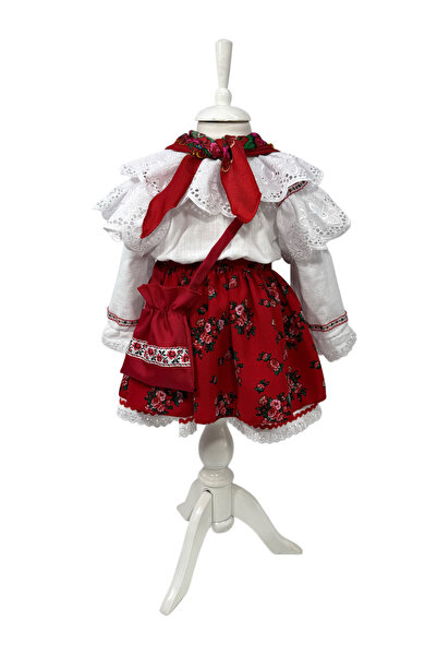 Kareea Andreea traditional dress