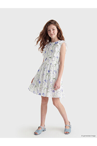 LC Waikiki Nevavm Floral Girl's Dress with Oval Collar and Difference