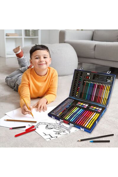 As Spiderman Coloring Kit with 100 Deluxe Accessories