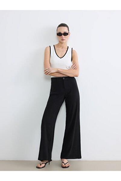 LC Waikiki Pantaloni - Femei