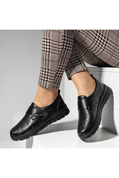 Modlet.ro Pantofi casual negri perforați de damă cu închidere tip arici MOD14328