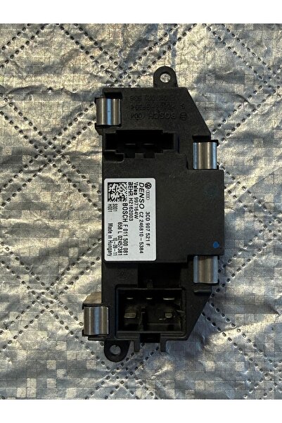 Bosch Резистор за регулатор на отоплението Фолксваген Тигуан, код 3C0907521F,...