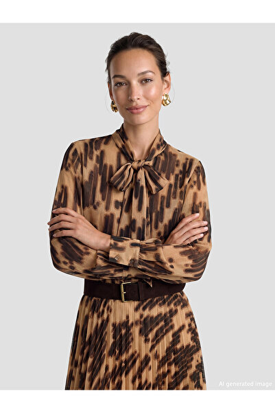 LC Waikiki Nevavm Contrast Collar Patterned Chiffon Blouse