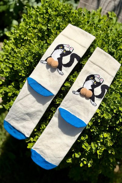 LouSocks Unisex Beige Back-To-Back Cat Patterned Pompom Socks