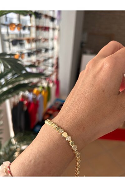 Niloshe&Sinoshe NS Accesories Hexagonal Detailed Stone Gold Bracelet