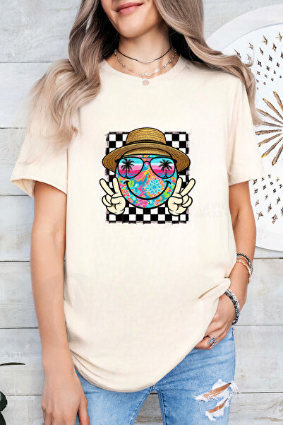 Sarah's Boutique Women's T-shirt – 100% cotton – Smile Face