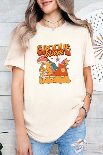 Sarah's Boutique Women's T-shirt – 100% cotton – Groove Escape