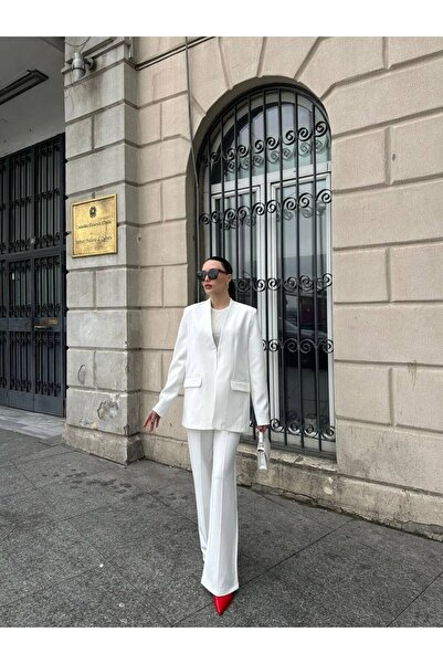 Beyaz Renk Blazer Ceket Geniş Paça Çimalı Pantalon Takım