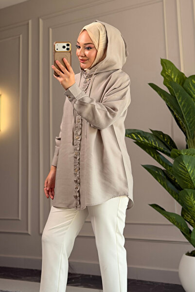 Suede Style 6536- قميص نسائي أنيق ومريح بتفاصيل كشكشة من قماش ناعم منسوج مع غ...