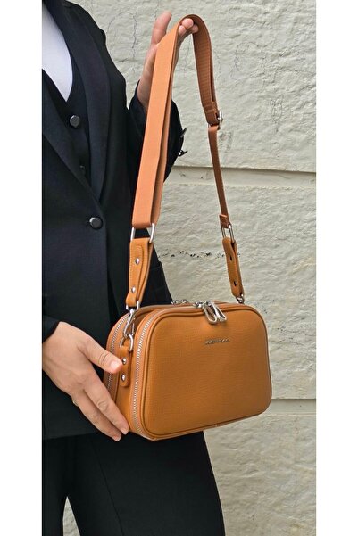 Just Polo حقيبة كتف نسائية مستوردة بخمسة أقسام (مقاس 27×17 سم)