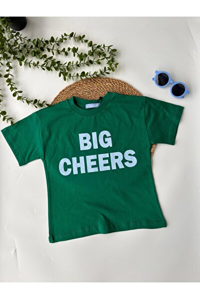 WOWMOMKIDS تي شيرت مطبوع عليه Green Big Cheers للأولاد