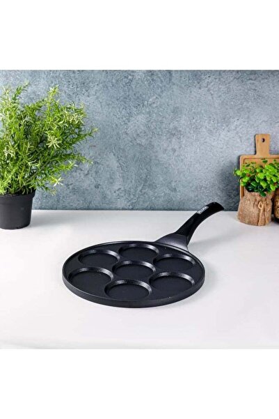 DELCASA DC3220 Pancake Pan, 26 cm Size, Black
