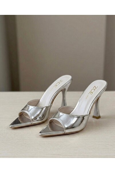 İ-ZZCELLA MODA Silver Patent Leather Goblet Heeled Women's Evening Dress Shoe...