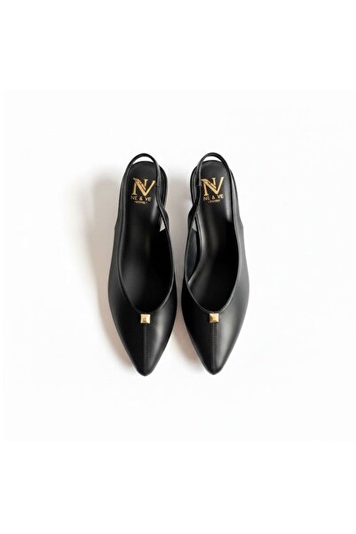 NE&VE SHOES حذاء نسائي بكعب عالٍ ومقدمة مدببة من الجلد الأسود مع تفاصيل تروك ...