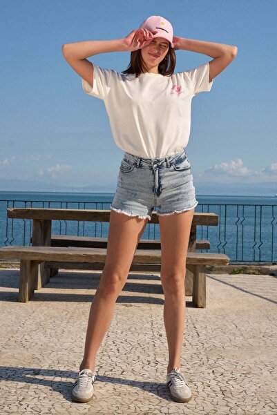 BARRELS AND OIL Women's Tasseled Denim Shorts - Medium Blue Snow Y.