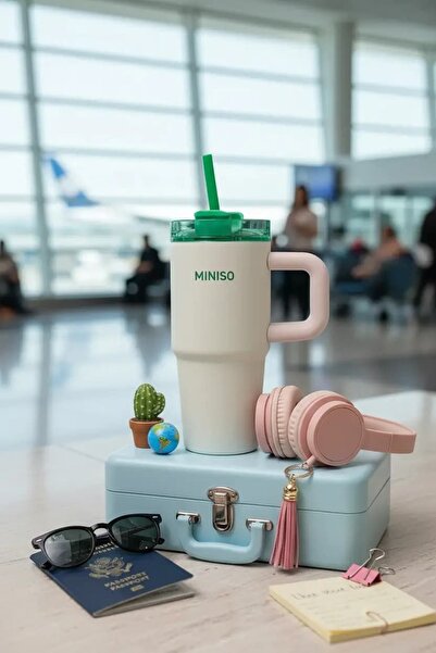 Miniso Lisanslı Çizgili Tutamaklı Çelik Şişe – Pipetli Tasarım