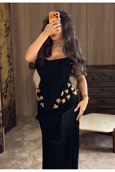 NALA FASHION Luxurious Black Dress with an Off-The-Shoulder Design, Cinched W...
