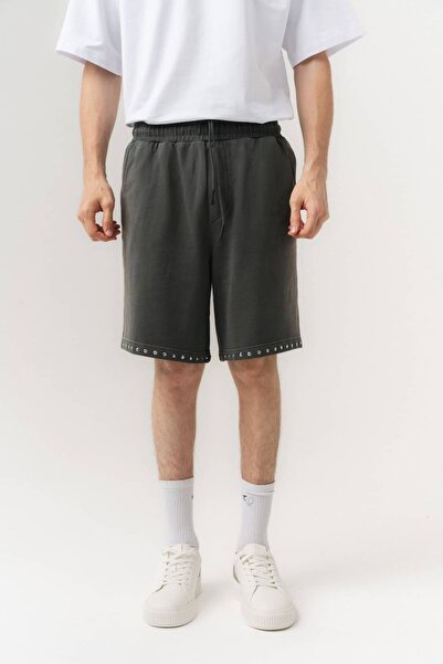 go gang own Mach Rivet Washed Shorts with Stud Detail on the Hem