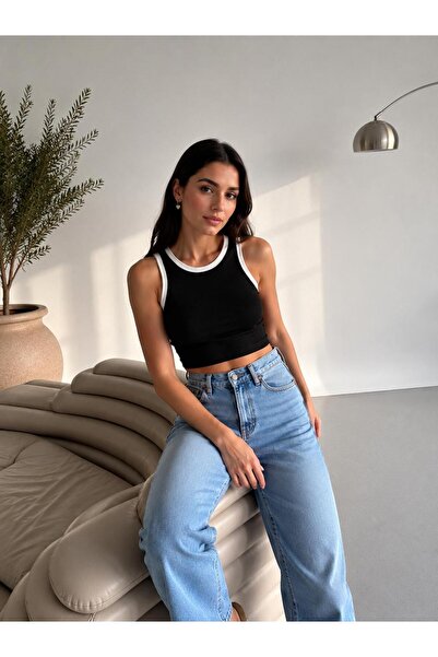 Cherry Butik Ribbed Halter Neck Crop Blouse