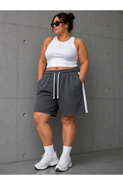 EYAX MODA Women's Comfortable Cut Shorts with Striped Details