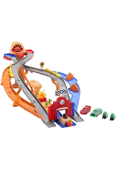 Disney Pixar Cars Radiator Springs Yarış ve Kurtarma Pisti Oyun Seti JFL57