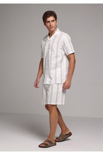 Colin's Regular Fit Mid-Waist Striped Men's White Shorts