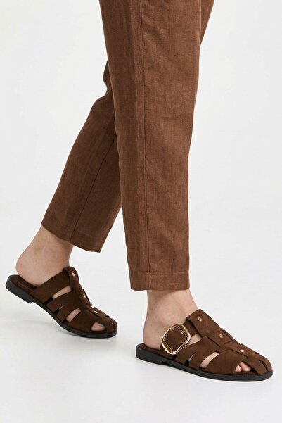 Aspor Brown Closed-Front Women's Flat Slippers