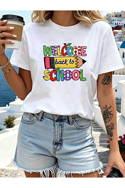 BASEPULSE تي شيرت مطبوع عليه عبارة "Welcome Back to Letter Print" بأكمام قصير...