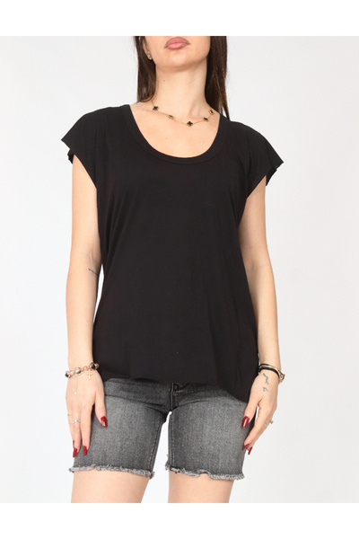 Evendi Tricou, Negru