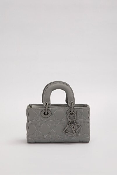 Levidor Quilted Handbag with Gray Accessories