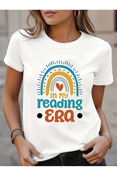 212Wear تي شيرت نسائي برقبة دائرية مع طباعة قوس قزح بعبارة "In My Reading Era...