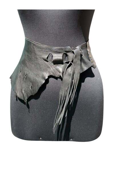Yılday Gür Butik Honoria Asymmetrical Cut Tasseled Black Leather Belt