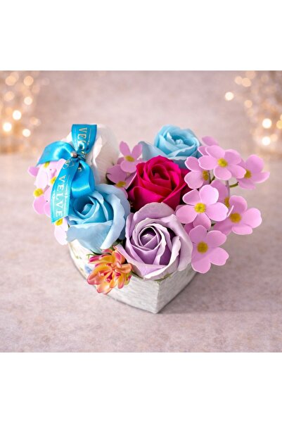 velve Aranjament floral Five, cu trandafiri si hortensii din sapun, cutie in ...