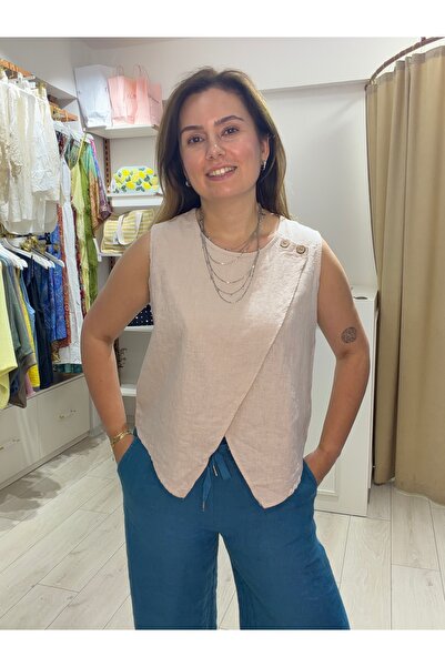 Han Atelier Omzu düğmeli keten bluz