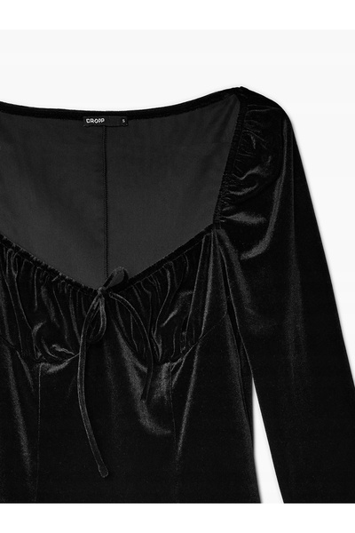 NO BRAND Rochie mini neagră din catifea, cu mânecă lungă, croială în A, drapa...