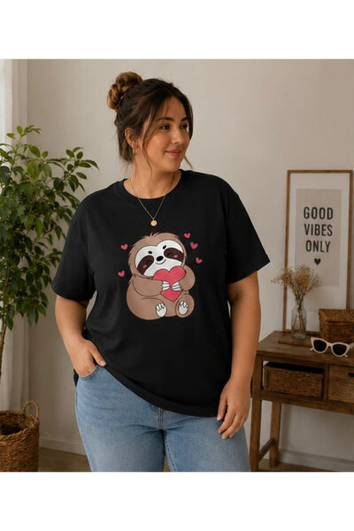 3S MODA تي شيرت نسائي كبير الحجم مطبوع عليه طباعة رقمية من Basic Sloth